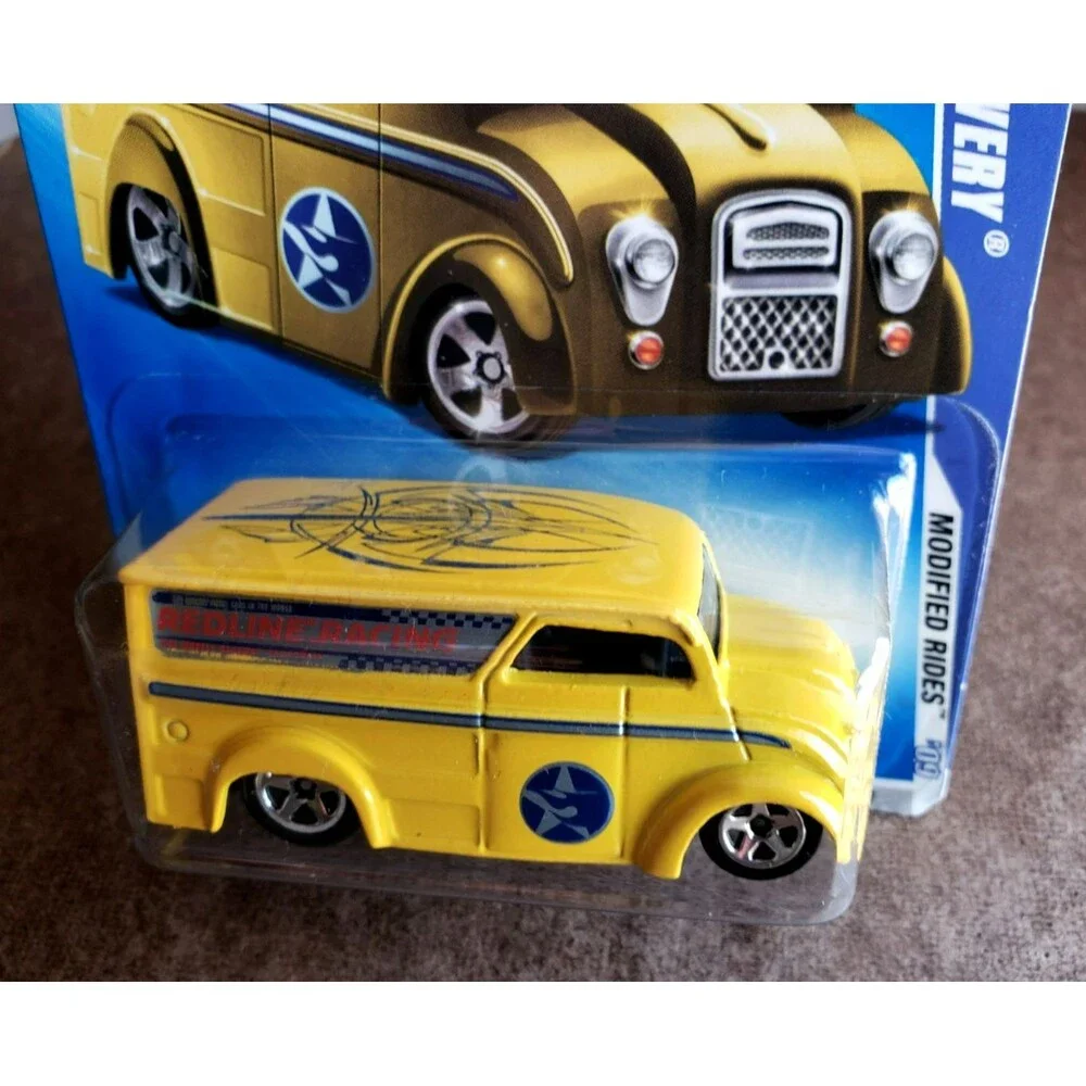 2009 Hot Wheels DAIRY DELIVERY Yellow MODIFIED RIDES SERIES #2/10 1:64 P2478 5SP